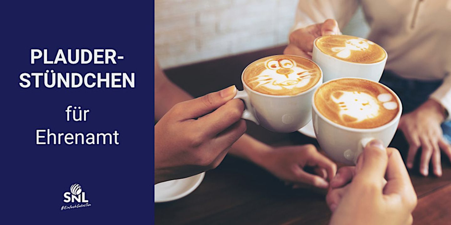 Kaffeetassen mit Barista-Schaum-Dekor