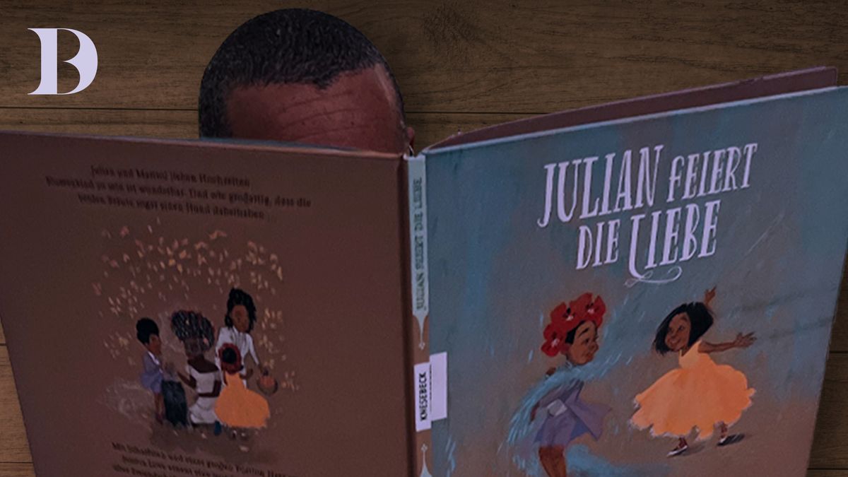 Ein Buch ist aufgeschlagen. Auf dem Buchrücken steht Julian feiert die Liebe und darunter eine Zeichnung von zwei Schwarzen kleinen Kindern. Hinter dem Buch kann man den oberen Teil eines Kopfes erkennen, der in das Buch schaut. Mit dem Vorlese-Projekt BLACK DADS READERS konnten BDG bereits namhafte Kooperationspartner finden.