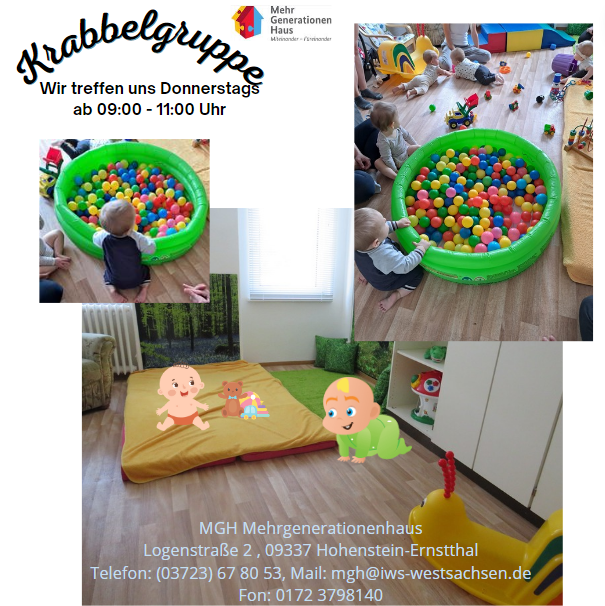 der Raum der Krabbelgruppe mit Kinder und einem Bällebad